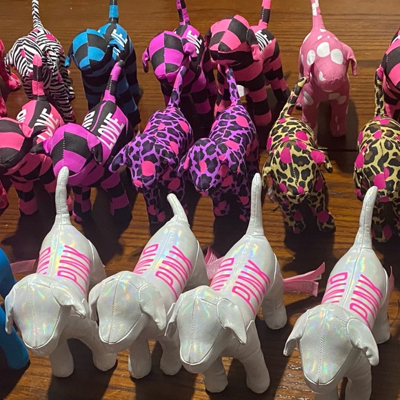 Bundle of 30 VS Pink dogs - Picture 6 of 10